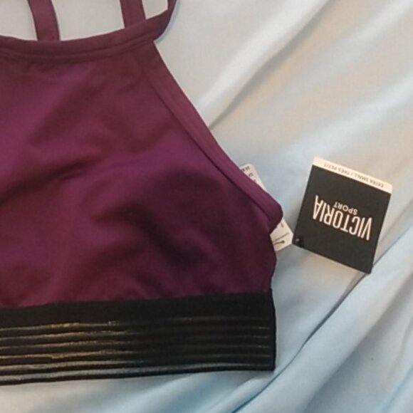 Victoria's secret extra small body wick sports bra NWT - Picture 2 of 4